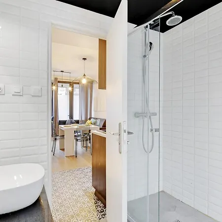 Cmg Cavallotti - Montmartre * باريس